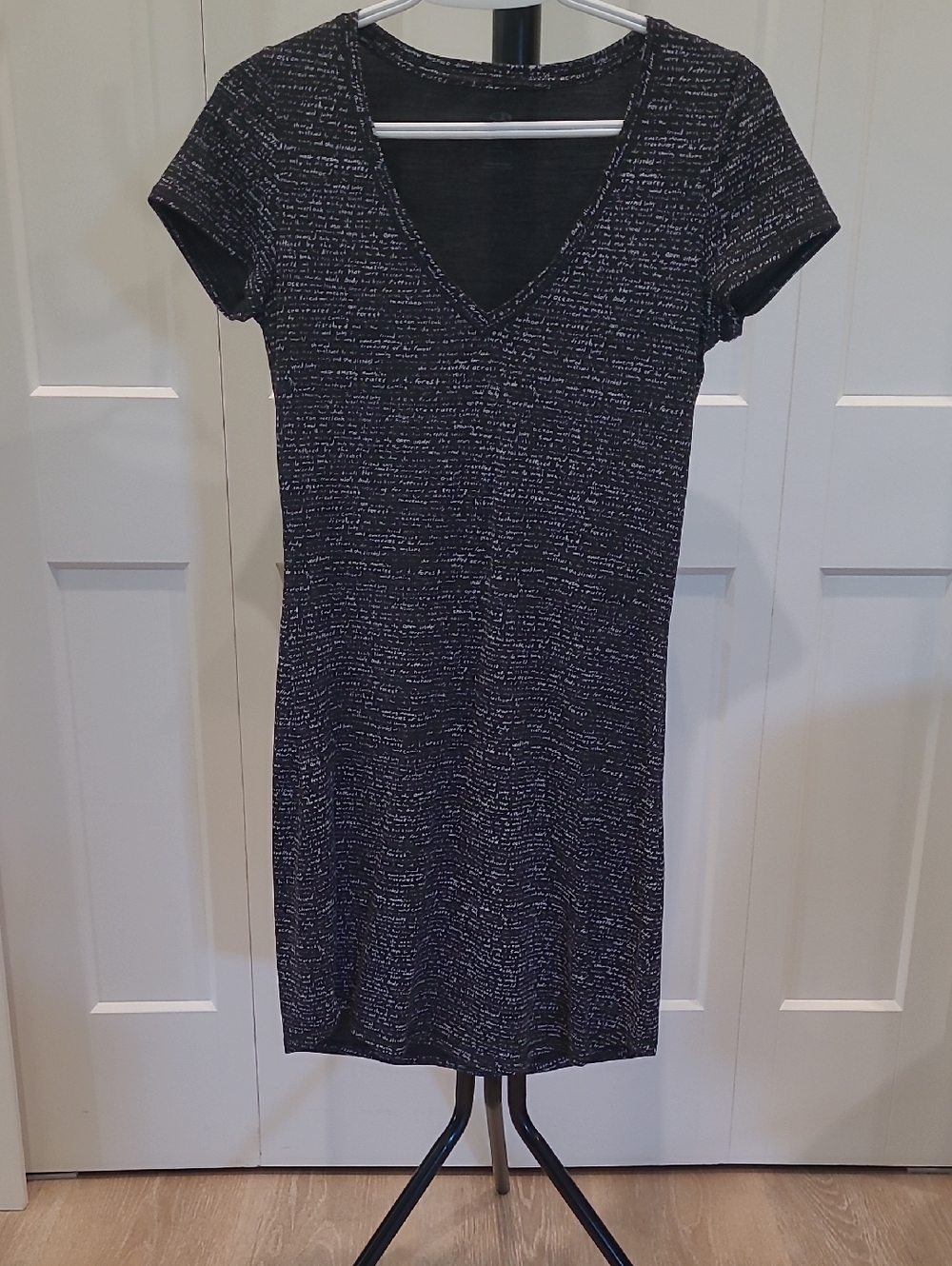 Icebreaker Black Heathered V-Neck Mini Dress